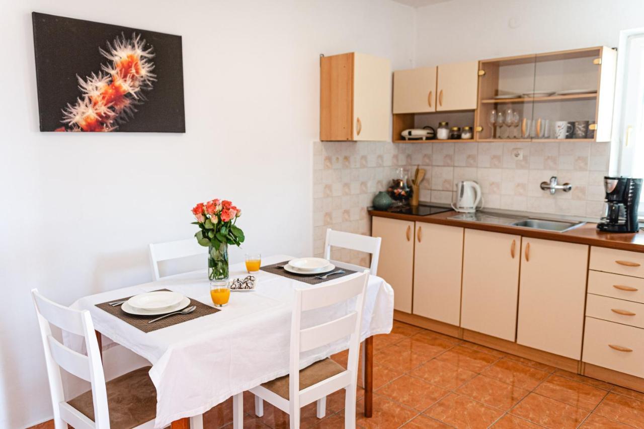 Korallion Apartment 시베니크 외부 사진