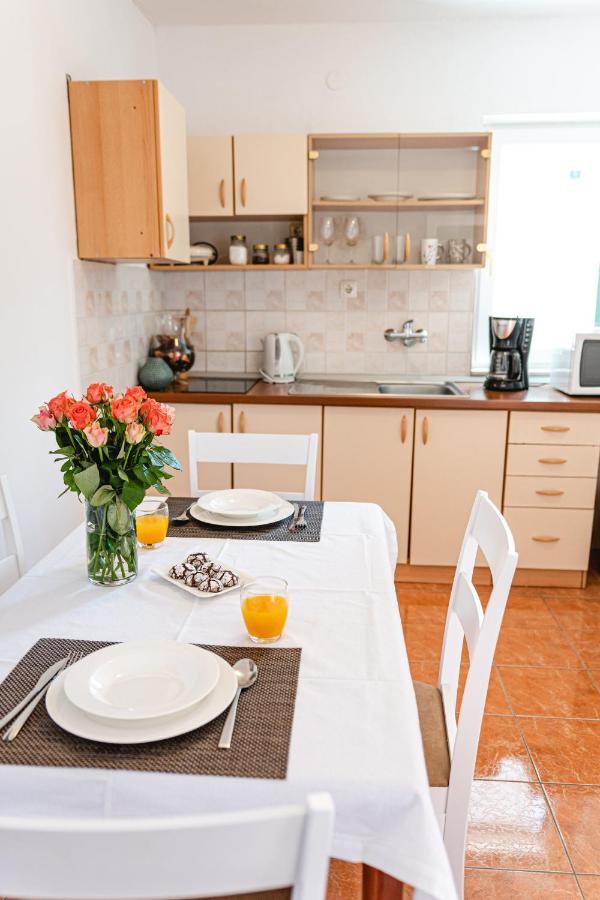 Korallion Apartment 시베니크 외부 사진