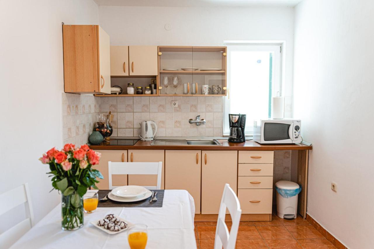 Korallion Apartment 시베니크 외부 사진